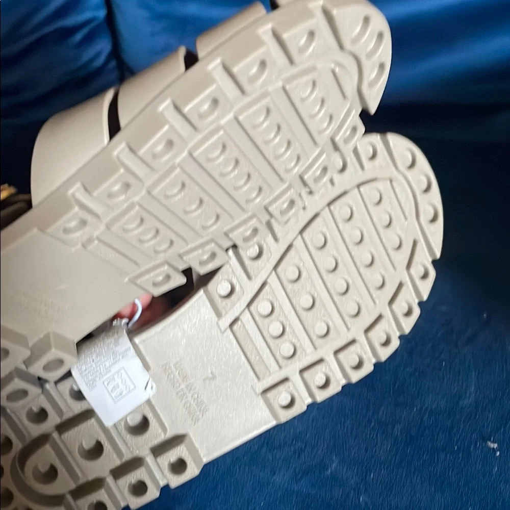 Old Navy Tan Fisherman Sandals with Adjustable Ankle Strap - Picture 4 of 5
